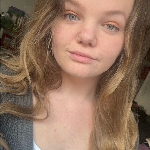 Meet your Posher, Shannon - Picture 2 of 6